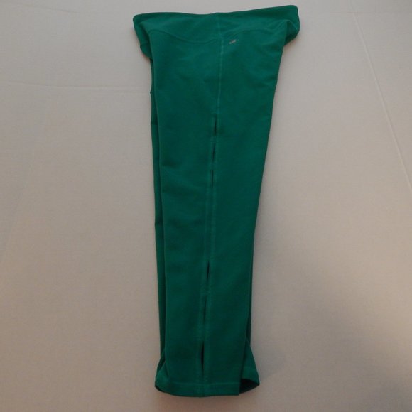 Fabletics Powerhold Bali Green Cropped Legging - Picture 5 of 5